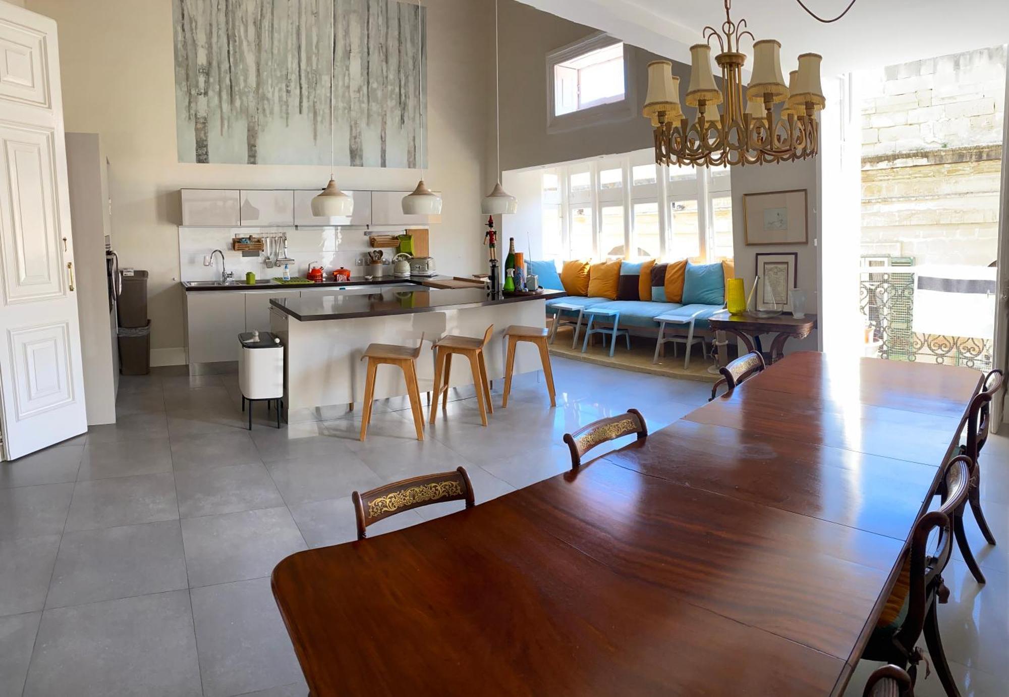 Palatial Flat Inside Bright Duplex Penthouse * La Valeta